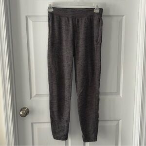 Lululemon Free To Roam Jogger Gray Pants Size 6 Athleisure Sweatpants